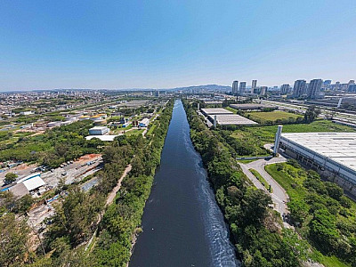 Mancha de poluição do Tietê em Barueri e Santana de Parnaíba tem qualidade da água "péssima"