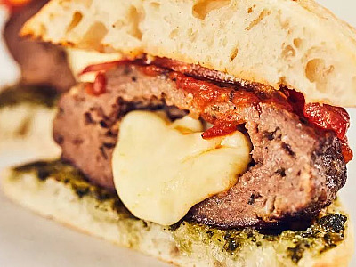 Spoleto amplia cardápio com Polpettone Burger