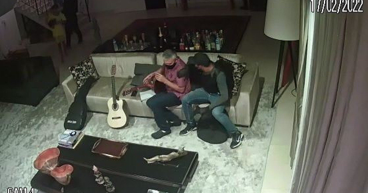 Assaltantes invadem casa no Melville e levam joias e objetos de valor