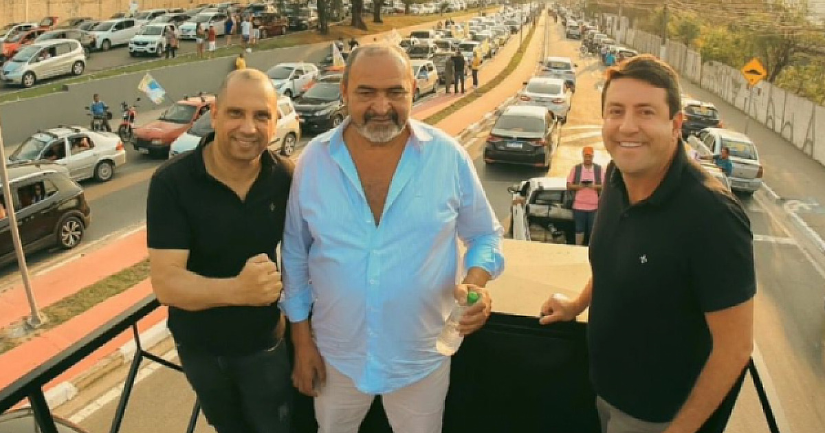 Elvis tem 70% de intenções de voto, diz nova pesquisa