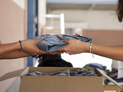 Campanha Cabide Solidário busca doações de roupas, brinquedos e eletrodomésticos