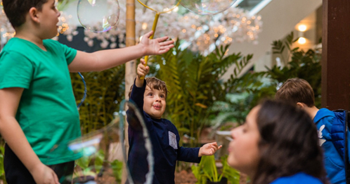 Alpha Square Mall promove brincadeiras lúdicas para crianças neste sábado (27)