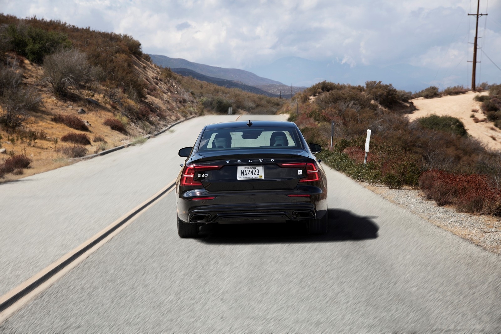 Volvo S60 começa a ser vendido no Brasil, a partir de R$ 195,9 mil
