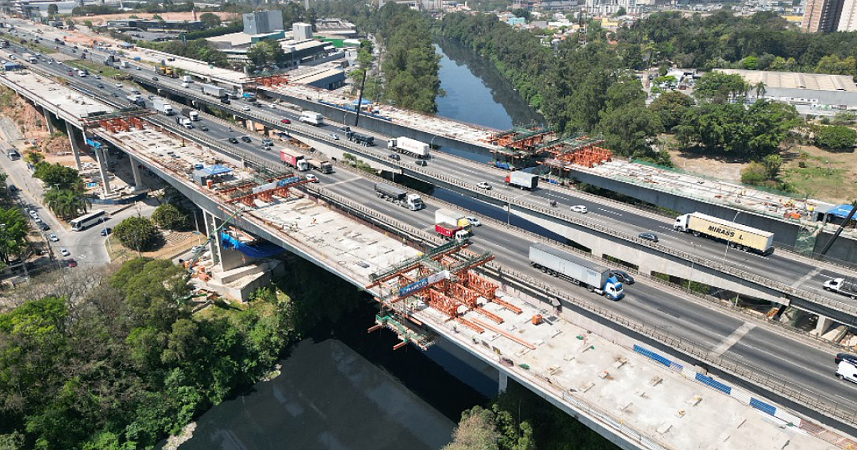 “Beijo” na Ponte Guilherme de Almeida marca avanço das obras na Castello Branco em Barueri