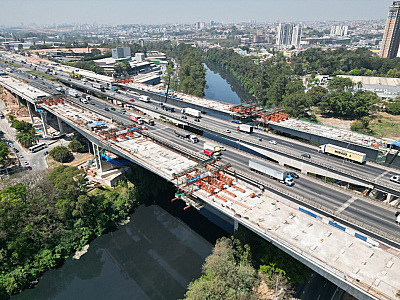 “Beijo” na Ponte Guilherme de Almeida marca avanço das obras na Castello Branco em Barueri