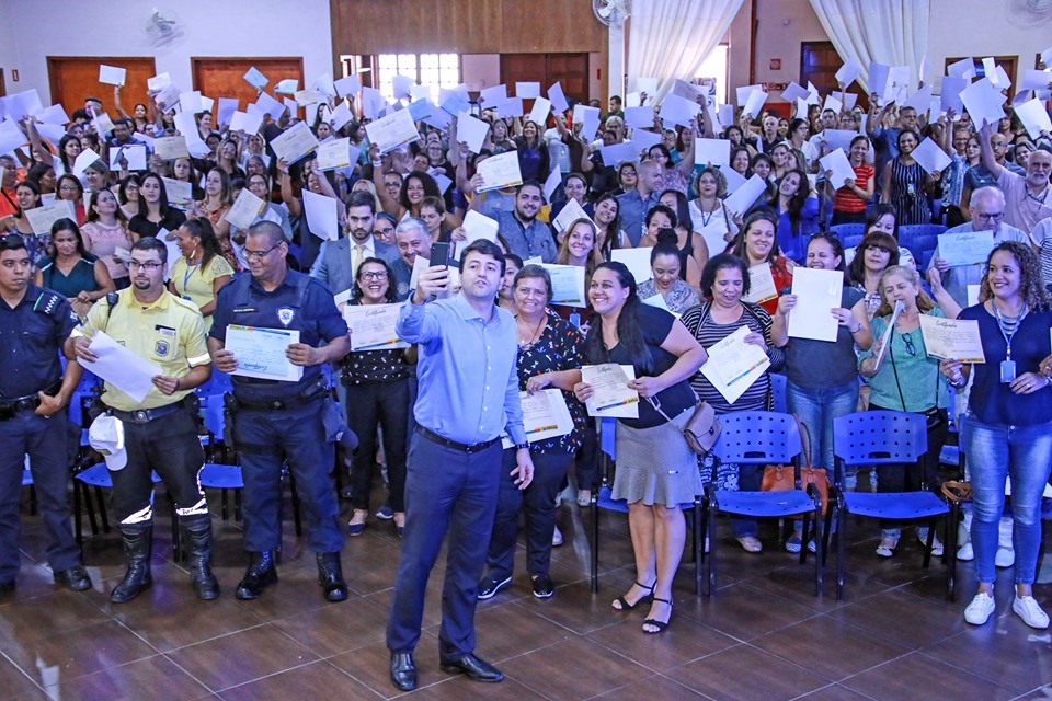 Por gestão de qualidade, prefeitos investem na valorização dos servidores