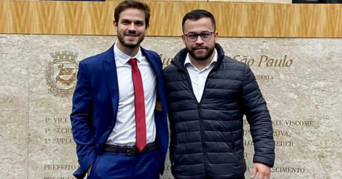 Vereadores Gabriel Oliani, de Santana de Parnaíba, e Felipe Becari, de São Paulo, querem criar grupo