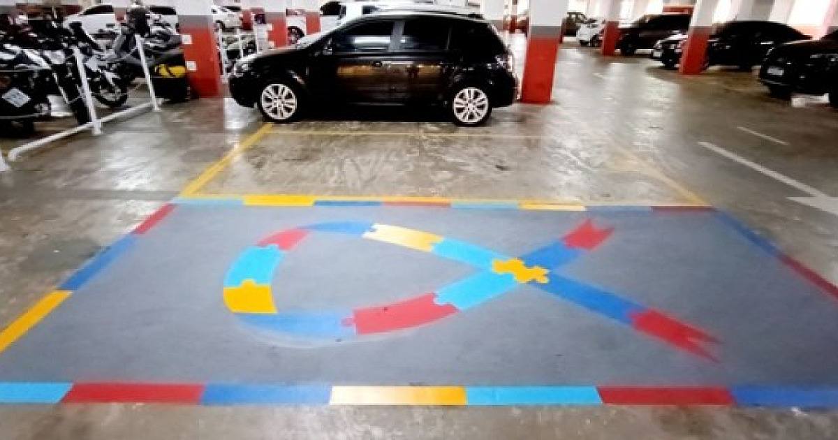 Alpha Square Mall implanta vagas reservadas para pessoas com Transtorno do Espectro Autista em seu e