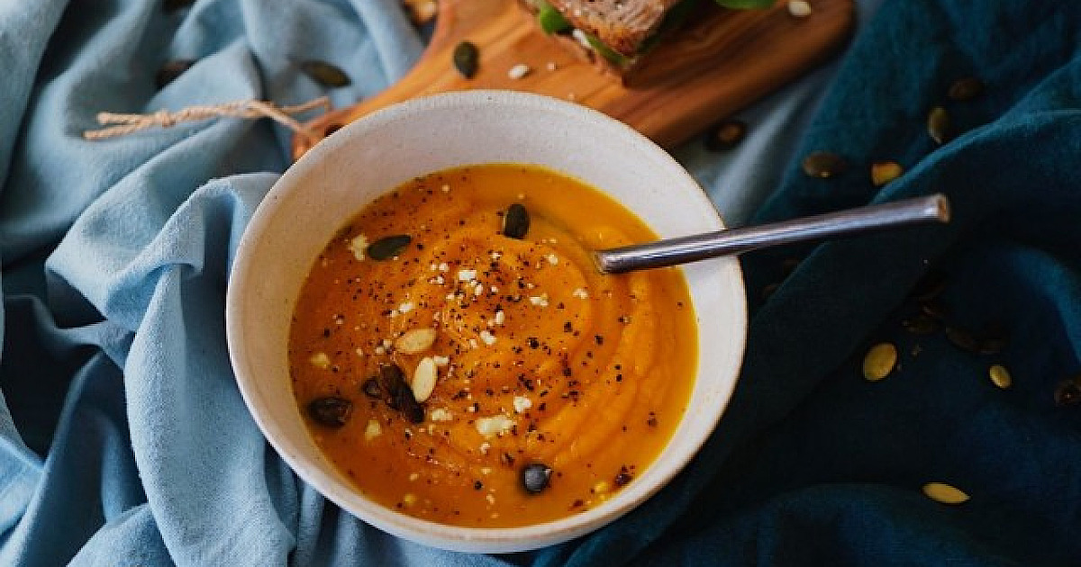 3 receitas fáceis de sopas e caldos para aquecer