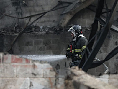 Grande incêndio atinge área industrial em Barueri e faz quatro vítimas fatais