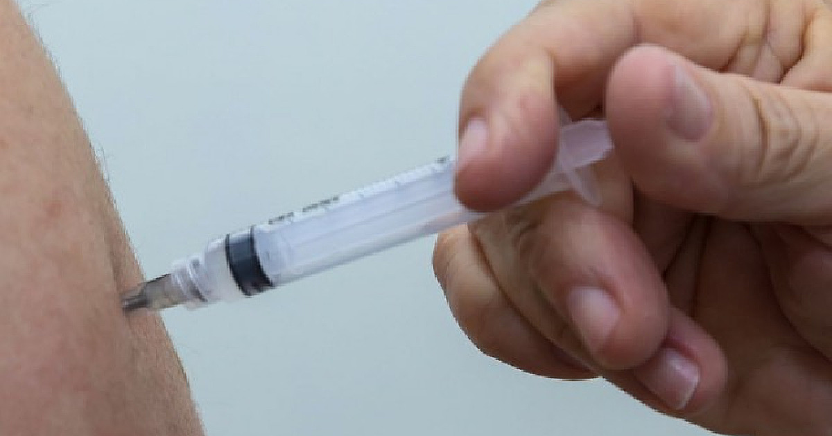 Governo de SP amplia vacinação contra meningite para adolescentes e professores