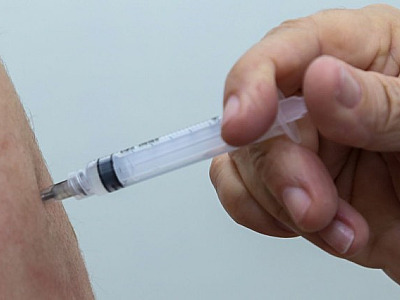 Governo de SP amplia vacinação contra meningite para adolescentes e professores