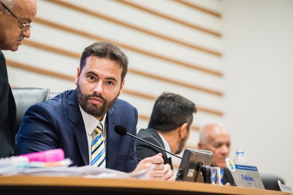 Pandemia gera apreensão sobre calendário para eleições municipais