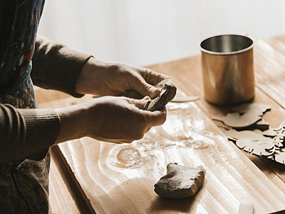 Oficina de argila é uma das principais atividades do Alpha Square Mall no sábado (25)