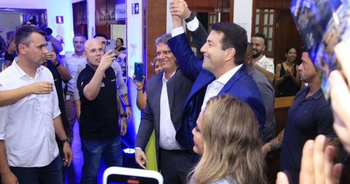 De volta ao páreo, Elvis tentará marca que poucos políticos conseguiram na região