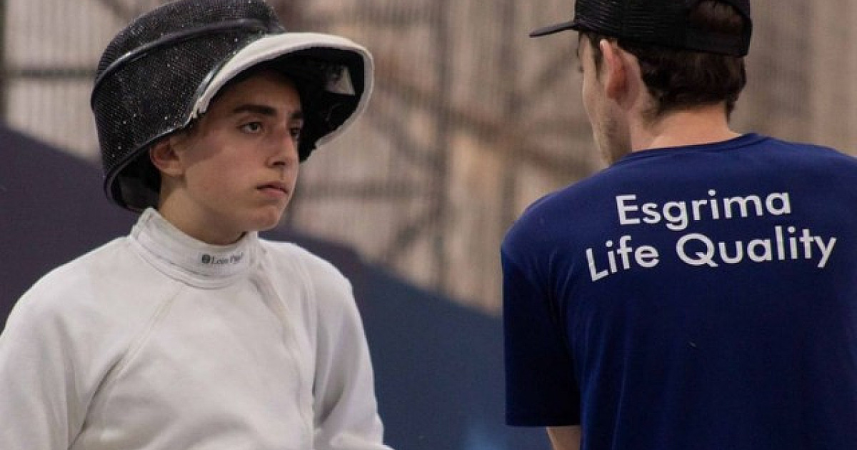 Jovem atleta de Alphaville disputará campeonatos de esgrima no Equador e no Peru
