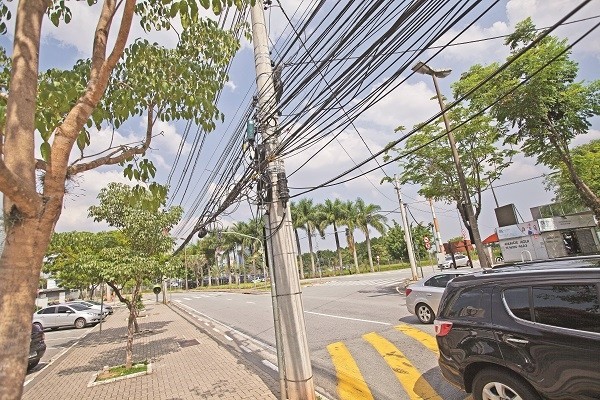 Prefeitura de Barueri tornará fiação da Avenida Andrômeda subterrânea