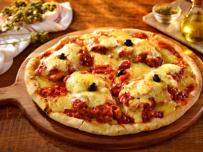 Patroni celebra 40 anos com Pizza, Sanduba e Tábua Petisco de Parmegiana