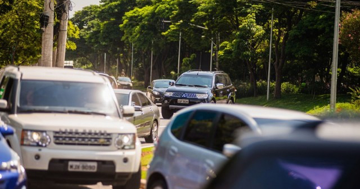 Grupo no WhatsApp traz informações em tempo real sobre trânsito em Alphaville