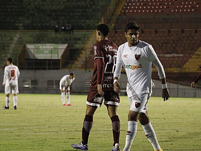Oeste Barueri enfrenta o Atibaia nesta segunda-feira (3)