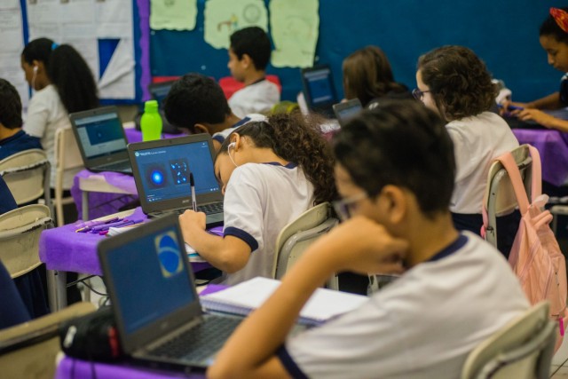 Mesmo com protocolo, pais relatam insegurança para volta às aulas