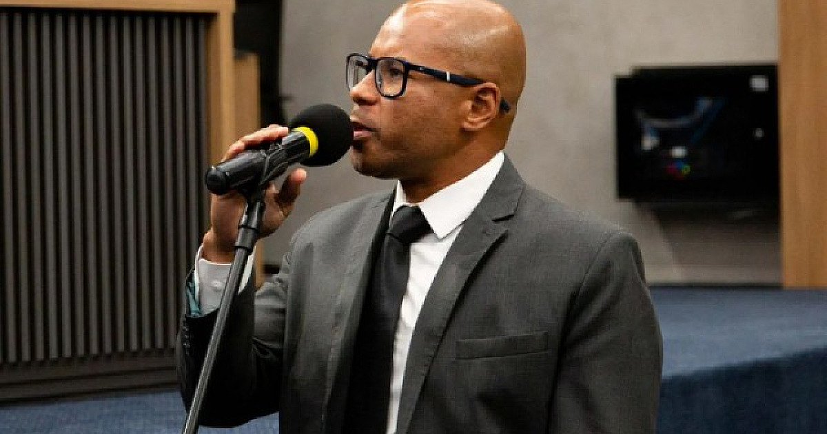 Convites de Gil balançam vereadores; grupo de Rubens Furlan cobra apoio