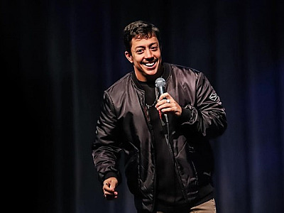 Humorista Renato Albani se apresenta no dia 24 em Santana de Parnaíba