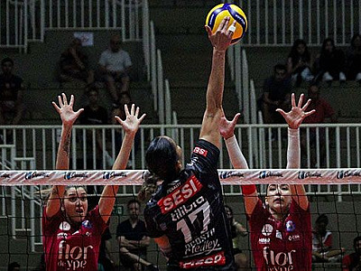 Após derrota, Flor de Ypê Paulistano Barueri enfrenta o Osasco na Superliga Feminina