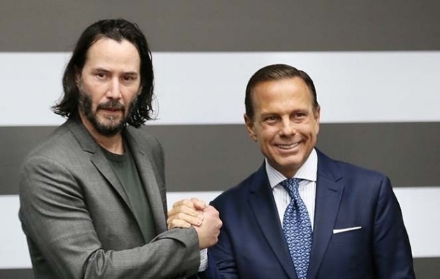 Keanu Reeves visita São Paulo para negociar gravação de série na capital