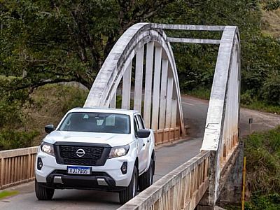 Nova Frontier S completa a oferta da picape e Nissan padroniza a adoção do biturbo