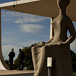 STF encerra processo e Bolsonaro começa cumprir pena na sede da PF por tentativa de golpe