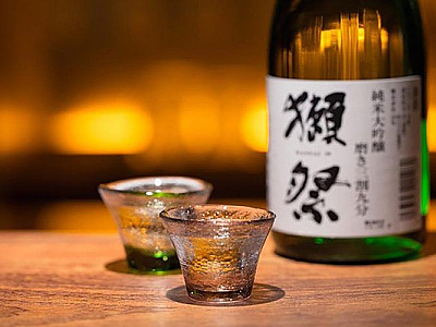 4 harmonizações com saquê para viajar pelo mundo sem sair de casa