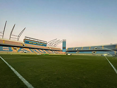 Palmeiras disputa clássico contra o Santos na Arena Barueri