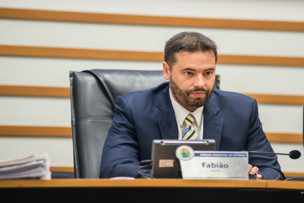 Fabião diz que vai “pôr as coisas em pratos limpos”