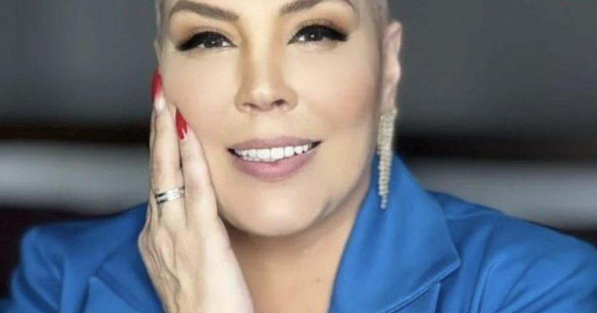 Cantora Simony comemora fim do tratamento contra câncer