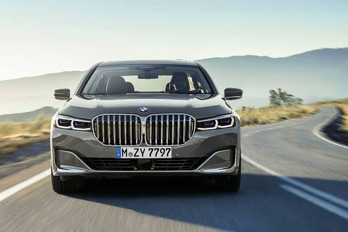 BMW Série 7 ganha mais uma opção de motorização nas concessionárias do País