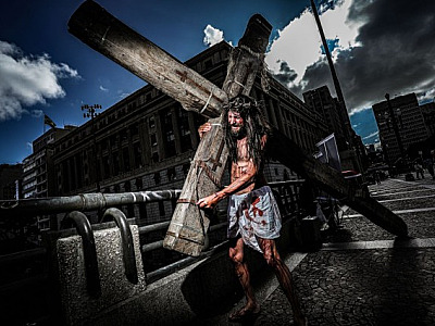 Prefeitura de Santana de Parnaíba leva o “Drama da Paixão” às ruas do Centro de SP