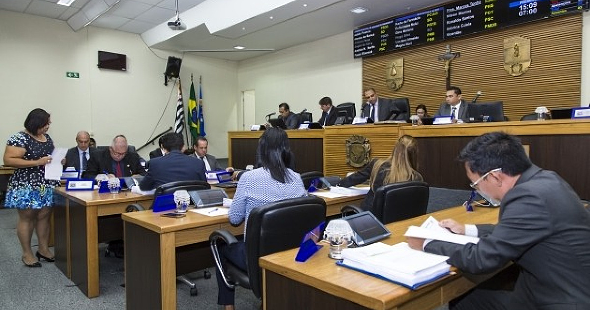 Vacinação causa polêmica na Câmara de Parnaíba