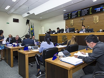 Vacinação causa polêmica na Câmara de Parnaíba