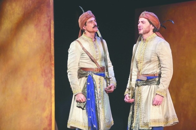 Gianecchini interrompe pausa e estreia em "Os Guardas do Taj"