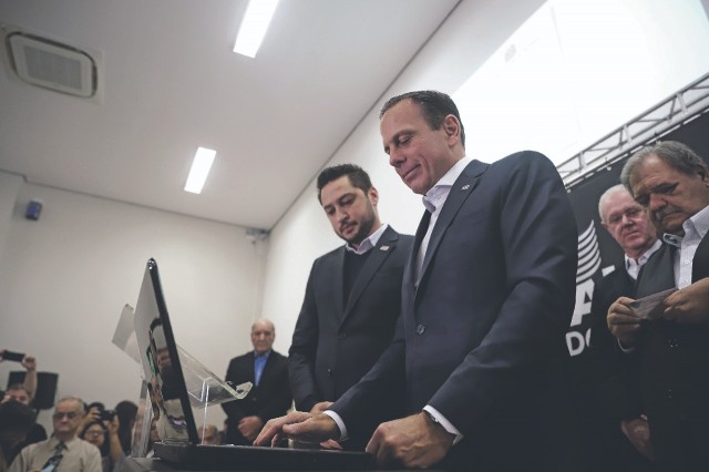 Marco Vinholi é quem faz o corpo a corpo com prefeitos no governo Doria