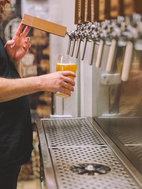 Workshop da Cervejaria Dogma no Shopping Tamboré promove experiência sensorial com rótulos artesanai