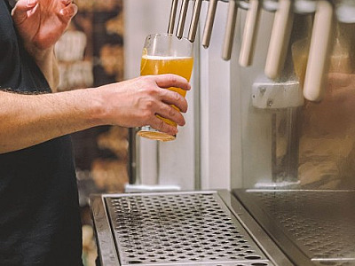 Workshop da Cervejaria Dogma no Shopping Tamboré promove experiência sensorial com rótulos artesanai