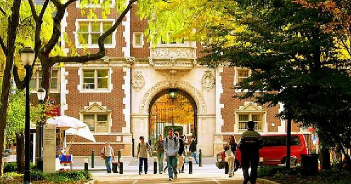 Santander lança 90 bolsas de intercâmbio para estudar inglês nos EUA