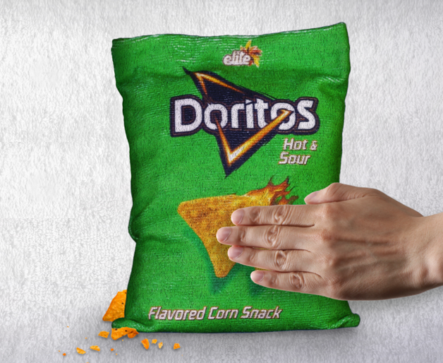 Embalagem nova de Doritos serve também como toalha para limpar os dedos