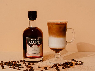 Drink com licor e café especial brinda o Dia dos Pais na Sterna Café Alphaville