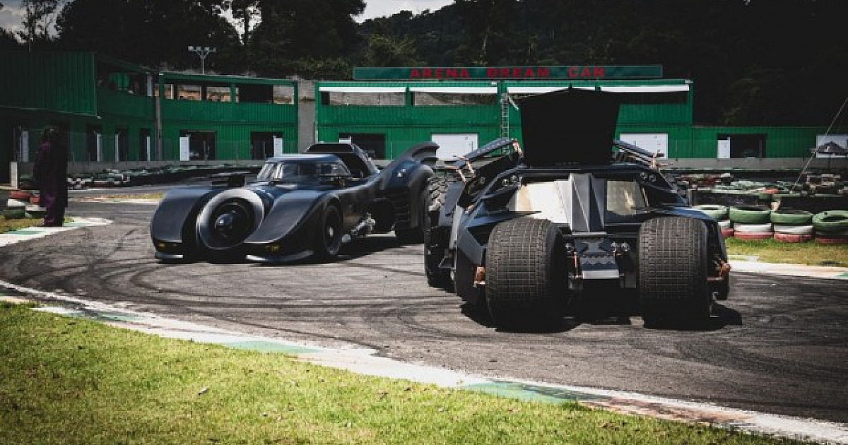 Neymar compra Batmóvel que esteve exposto no Complexo Dream Car de São Roque