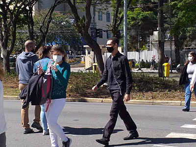 Em Barueri e Parnaíba, taxa de transmissão do vírus está abaixo de 1