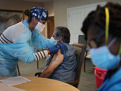 Governo da Flórida libera vacinação contra a Covid-19 para turistas