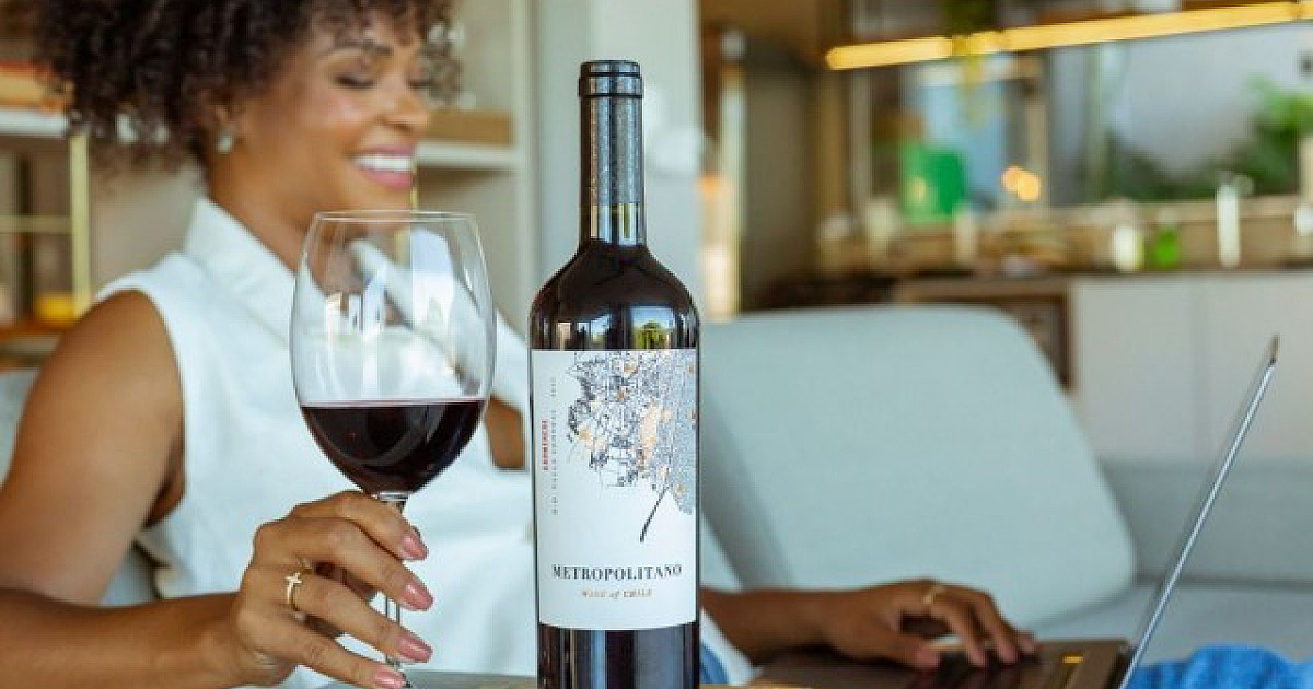 Wine lança campanha Black Wine com descontos de até 80% e ofertas exclusivas